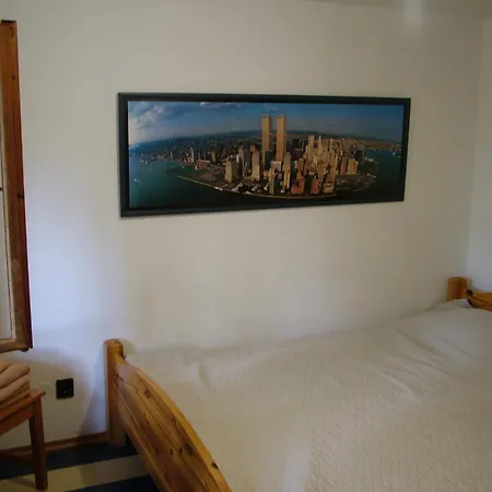 The Boys شقة شيوفوك